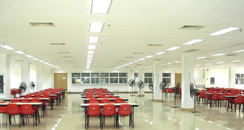 從手機(jī)飾品到個(gè)人衛(wèi)生用品 何慧萱?zhèn)€體經(jīng)營的創(chuàng)業(yè)之路